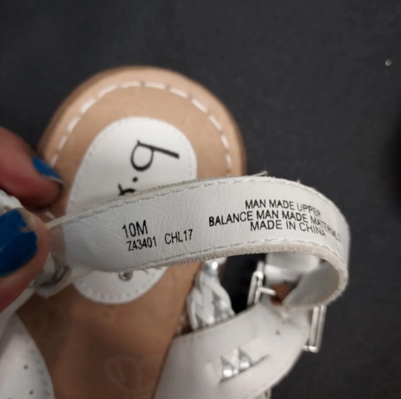 BOC White Sandals with Butterfly Sole Design - Picture 3 of 5